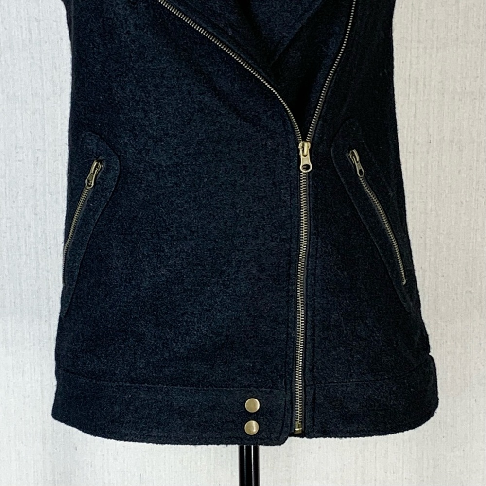 Thread & Supply~Womens Southwestern Print Faux Fur Collared Wool Blend Vest~Sz M - Picture 4 of 16